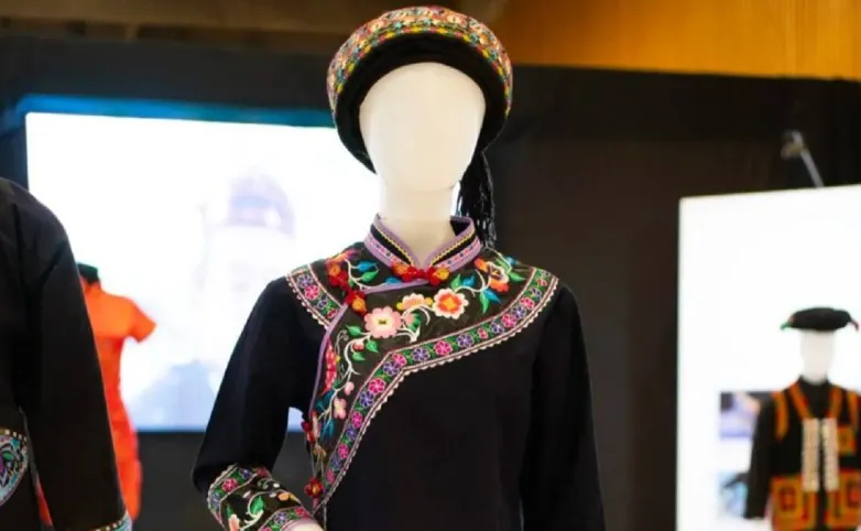 945b8d3937bb9bffc08595eb887b2e59_L